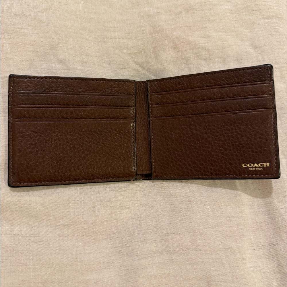 Coach Men’s Brown Leather Bifold Wallet – Classic Style - Picture 8 of 8